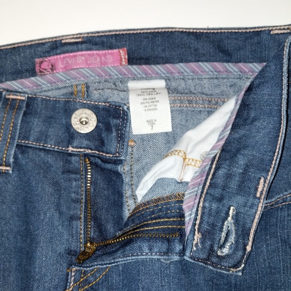 ⬇️$15 Levis dark wash jean shorts sz 7 - Picture 2 of 7